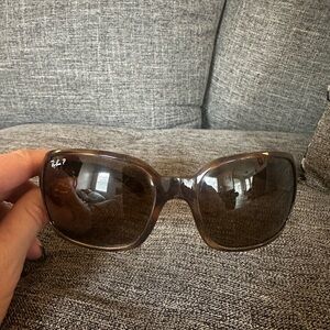 Women’s Ray-Ban polarized sunglasses